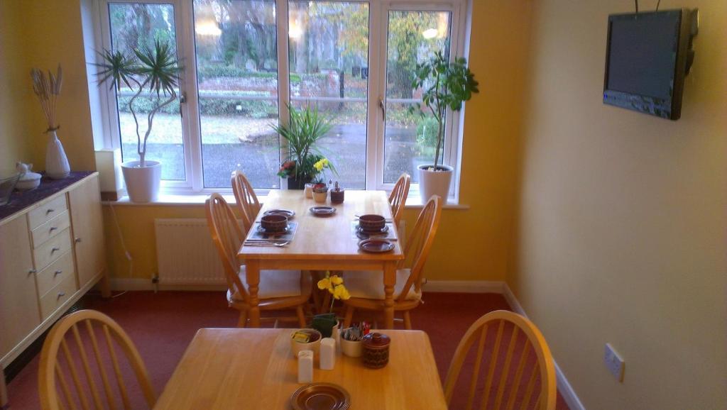 St Edmundsbury B&B Drayton エクステリア 写真