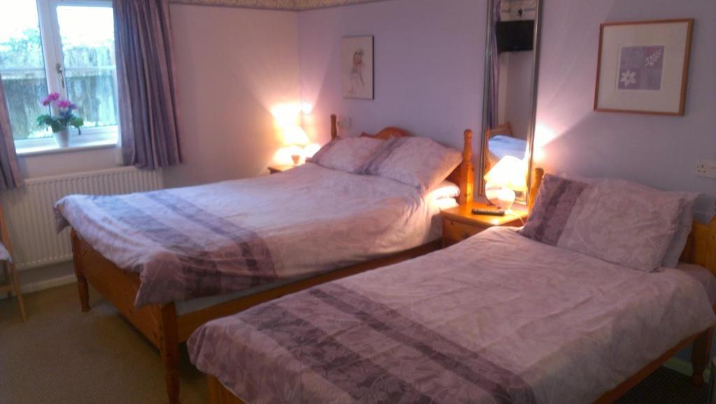 St Edmundsbury B&B Drayton エクステリア 写真