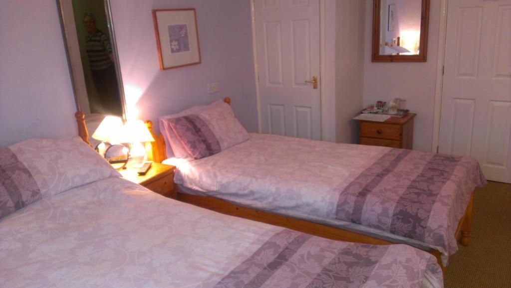 St Edmundsbury B&B Drayton エクステリア 写真